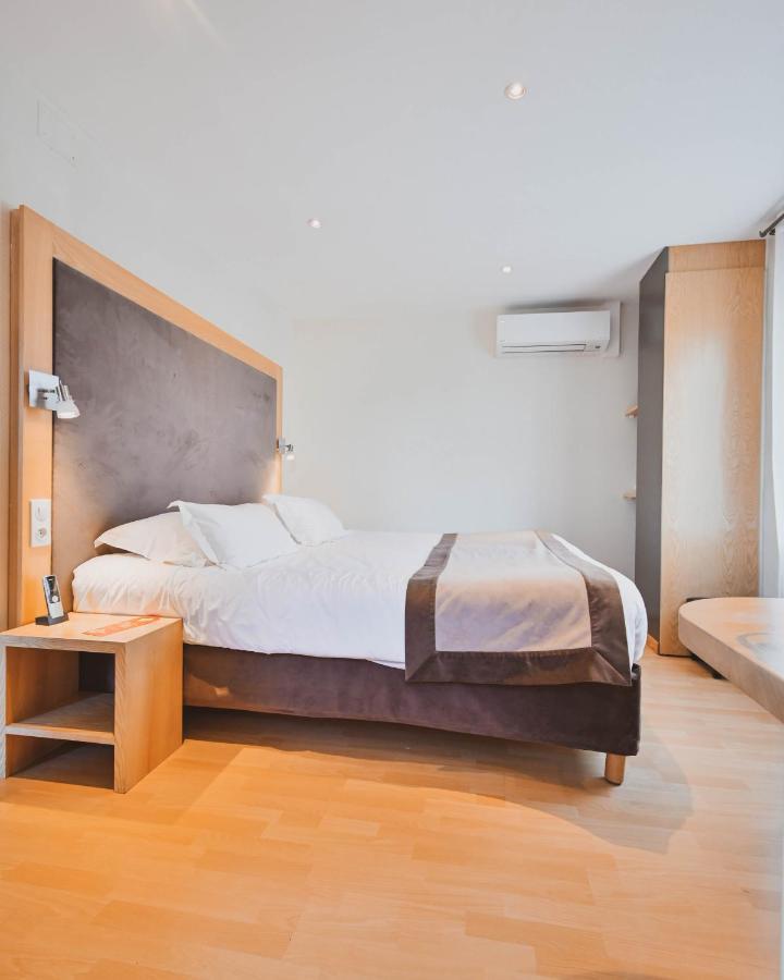 The Originals Boutique, Hotel Du Pont Roupt, Манд Екстериор снимка